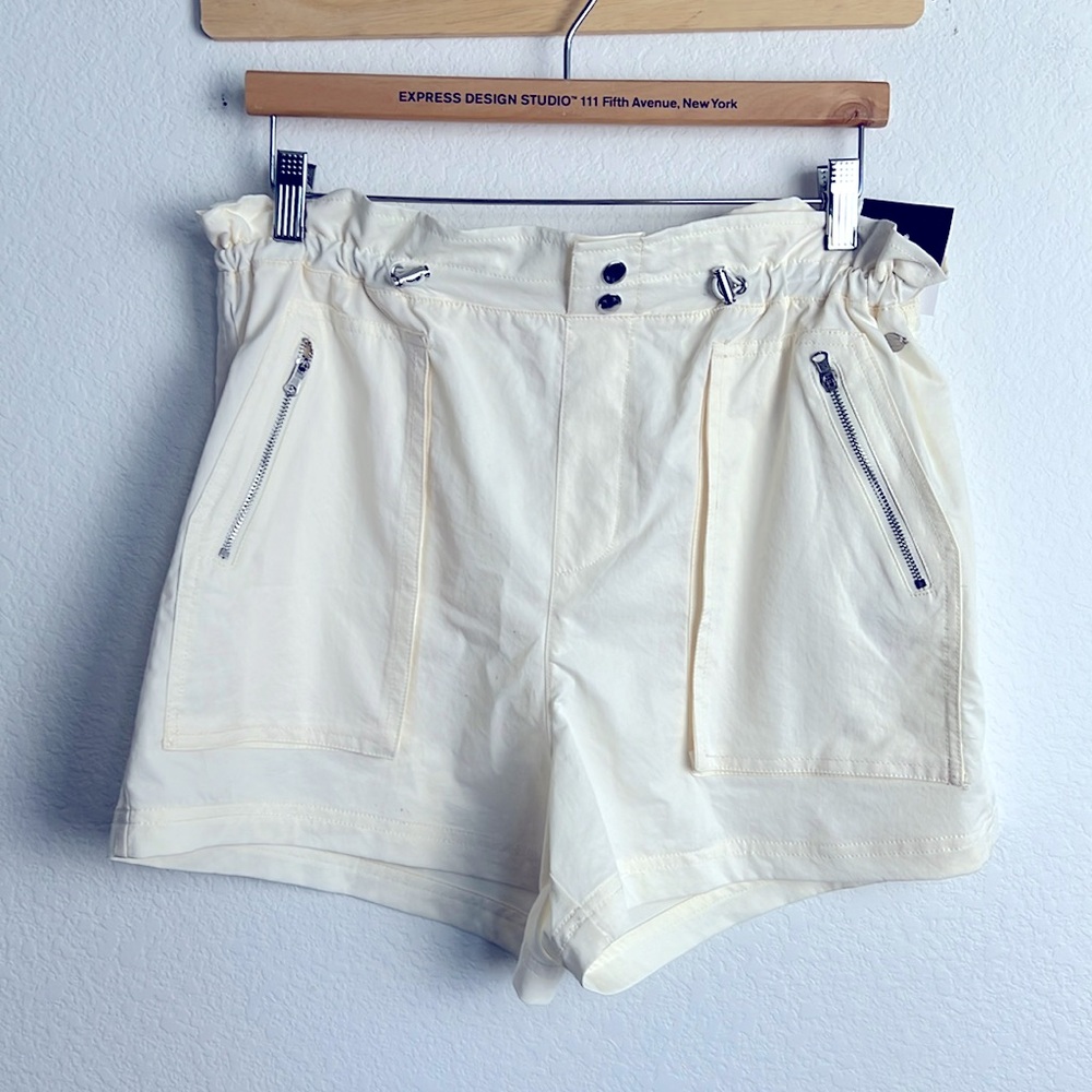 Calia Carrie Underwood Journey Collection High Rise Short Cream Womens Medium